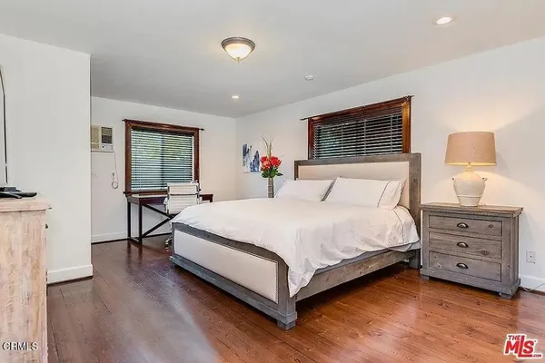 $8,750 | 835 North Sycamore Avenue, Los Angeles, CA 90038