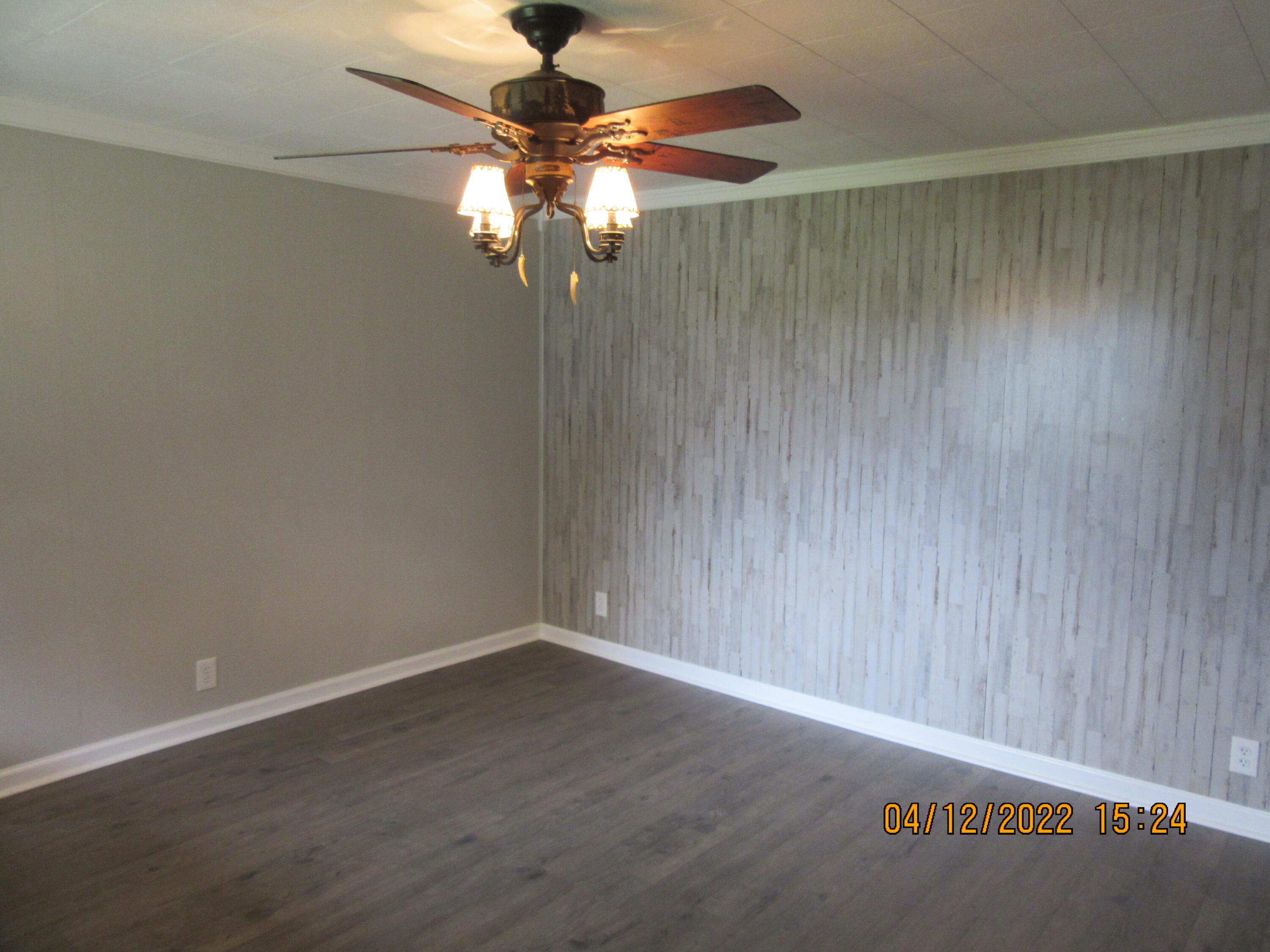 2011 Siam Road Elizabethton, TN 37643 - Photo 22 of 49 IMG_4406