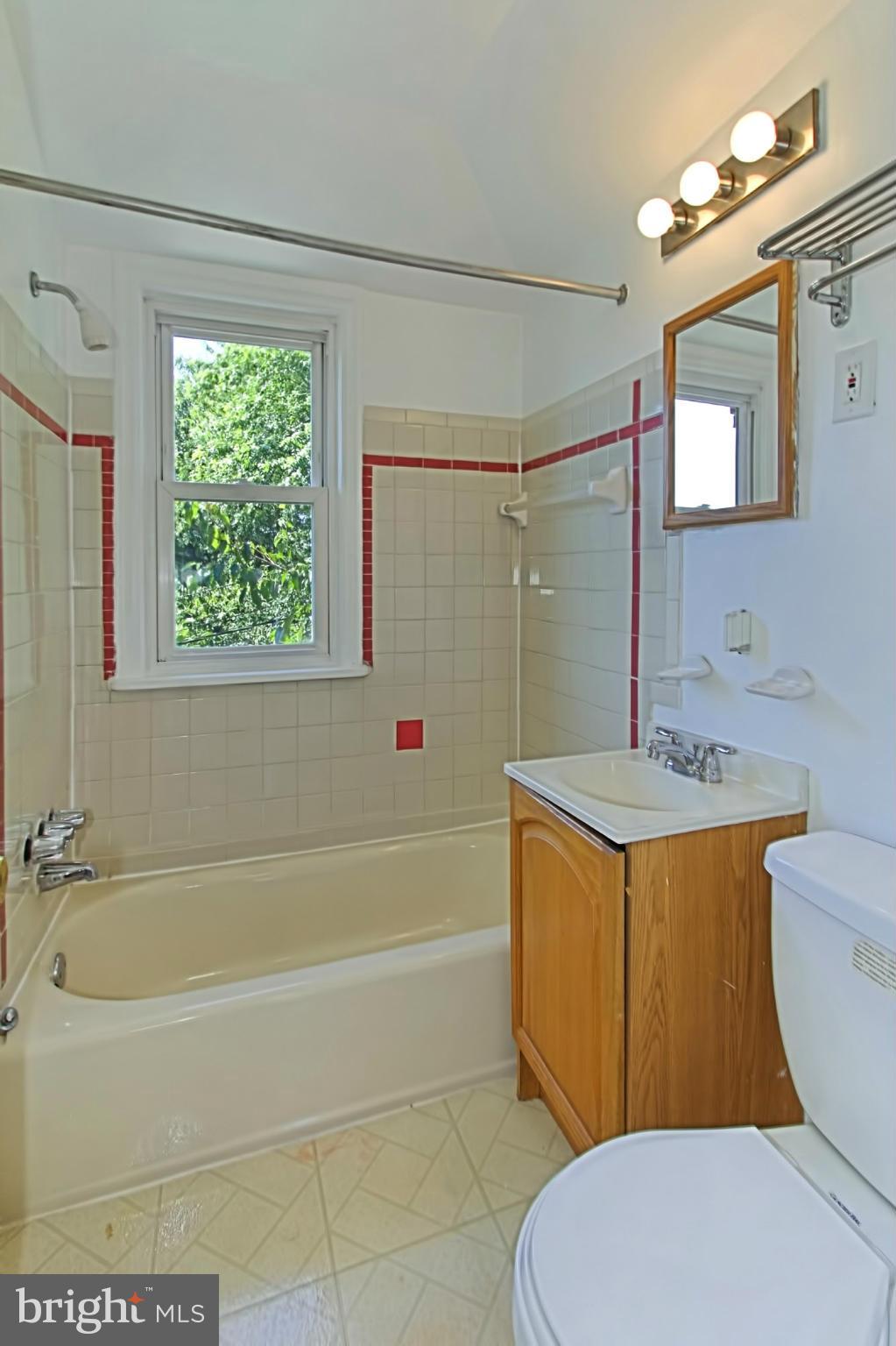 3602 Kemper Road Arlington, VA 22206 - Photo 13 of 27 Bath
