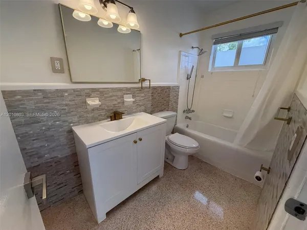 $1,750 | 4710 Northwest 6th Street, Unit 1, Miami, FL 33126