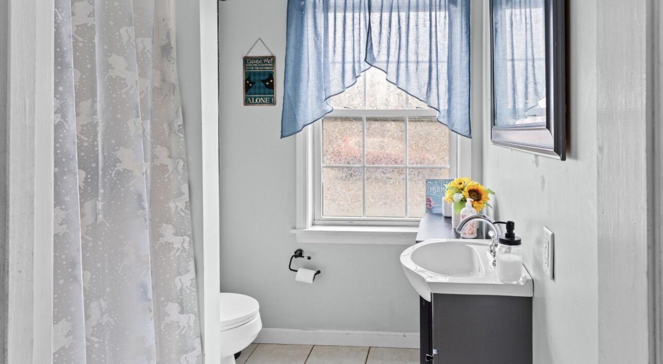 305 Gray Road Windham, ME 04062 - Photo 11 of 42 IMG_5425