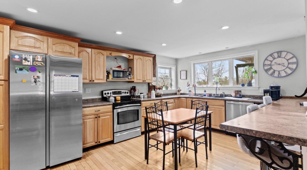 305 Gray Road Windham, ME 04062 - Photo 4 of 42 IMG_5431