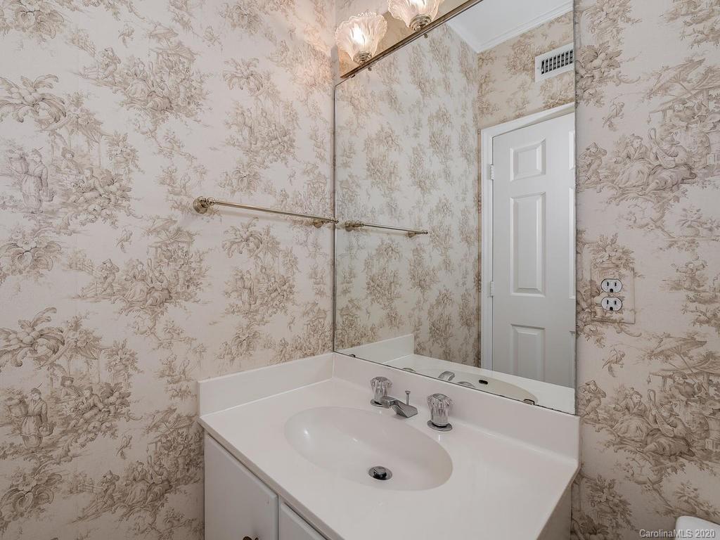 950 Cherokee Road Charlotte, NC 28207 - Photo 14 of 27 Gallery Image 14
