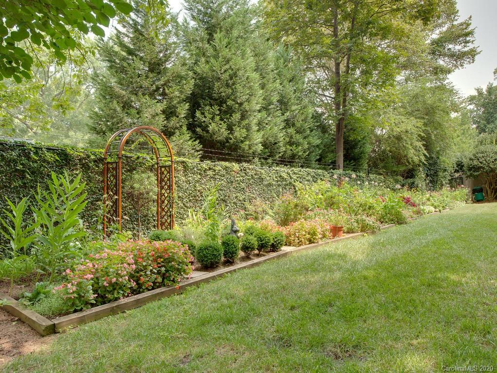 950 Cherokee Road Charlotte, NC 28207 - Photo 25 of 27 Gallery Image 25