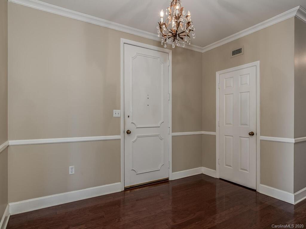 950 Cherokee Road Charlotte, NC 28207 - Photo 4 of 27 Gallery Image 4