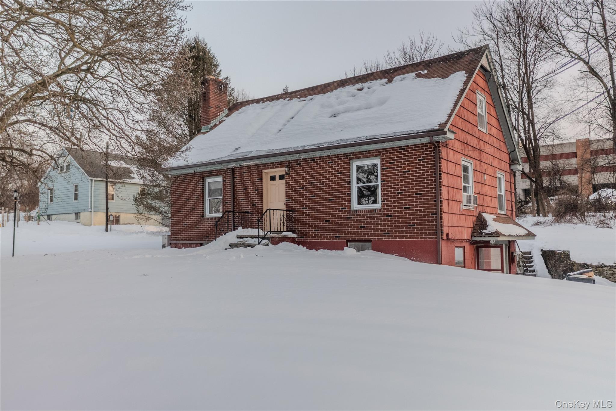 42 West Cedar Street Poughkeepsie, NY 12601 - Photo 3 of 20