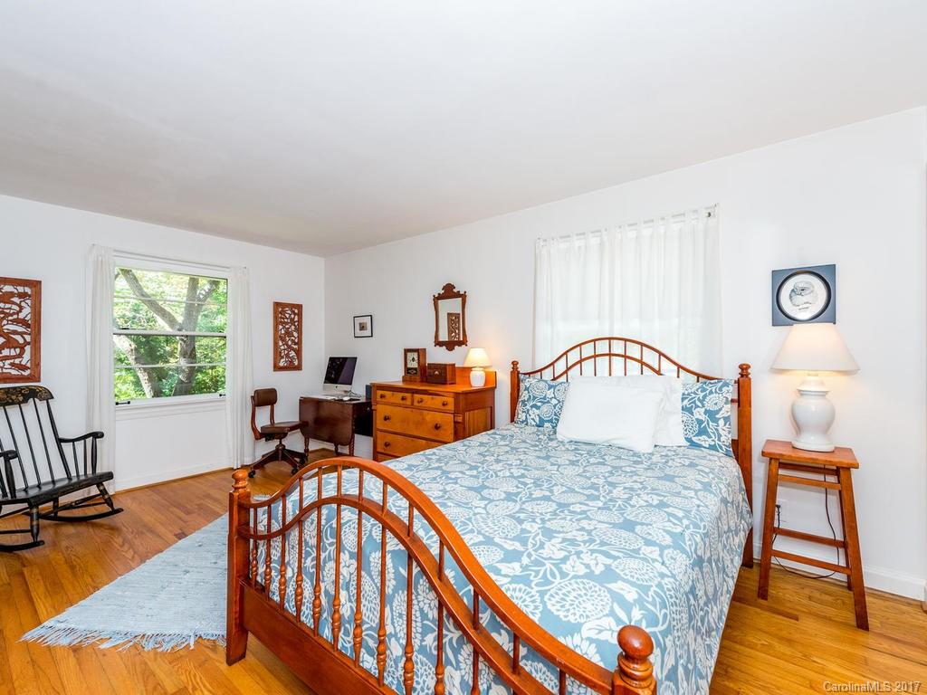 6 Huntington Road Asheville, NC 28805 - Photo 12 of 24 Gallery Image 12