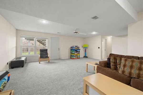 $385,000 | 1536 Southeast 11th Street, Lee's Summit, MO 64081