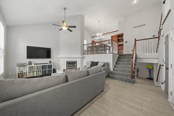 $385,000 | 1536 Southeast 11th Street, Lee's Summit, MO 64081