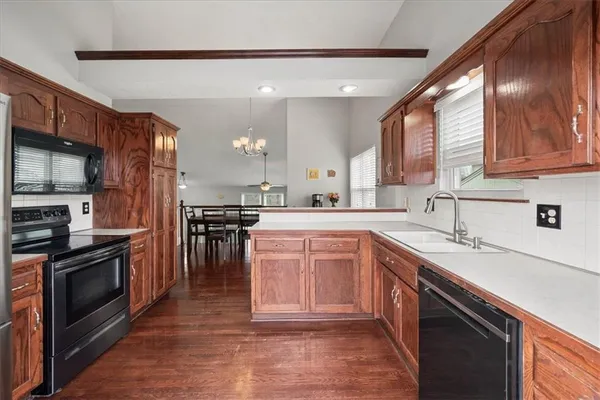 $385,000 | 1536 Southeast 11th Street, Lee's Summit, MO 64081