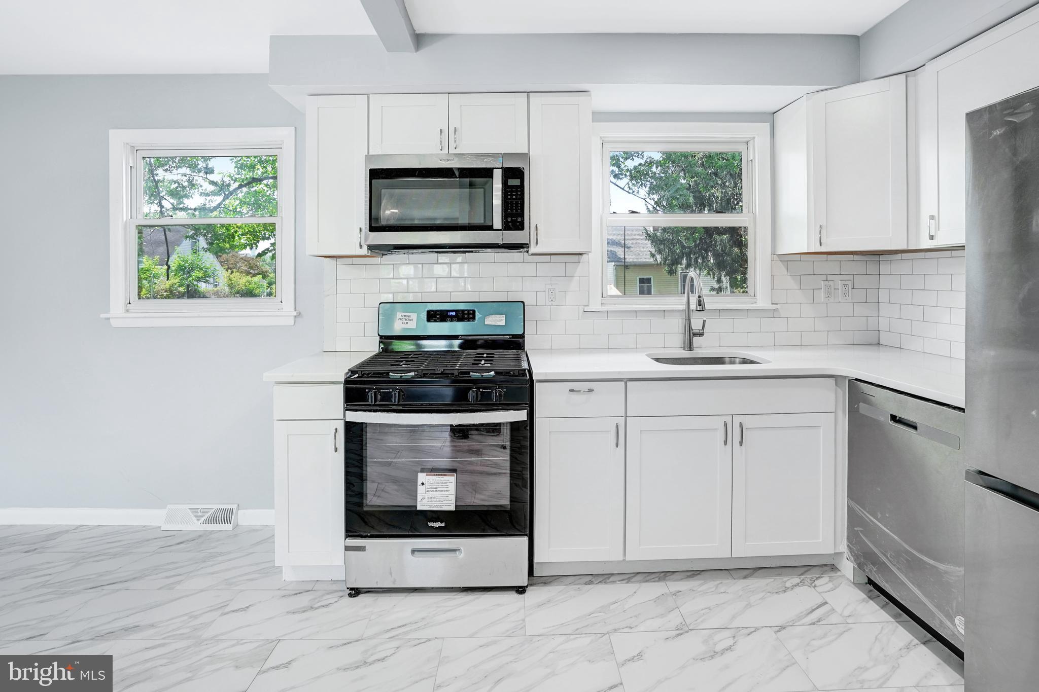 216 Aman Avenue Clementon, NJ 08021 - Photo 13 of 38