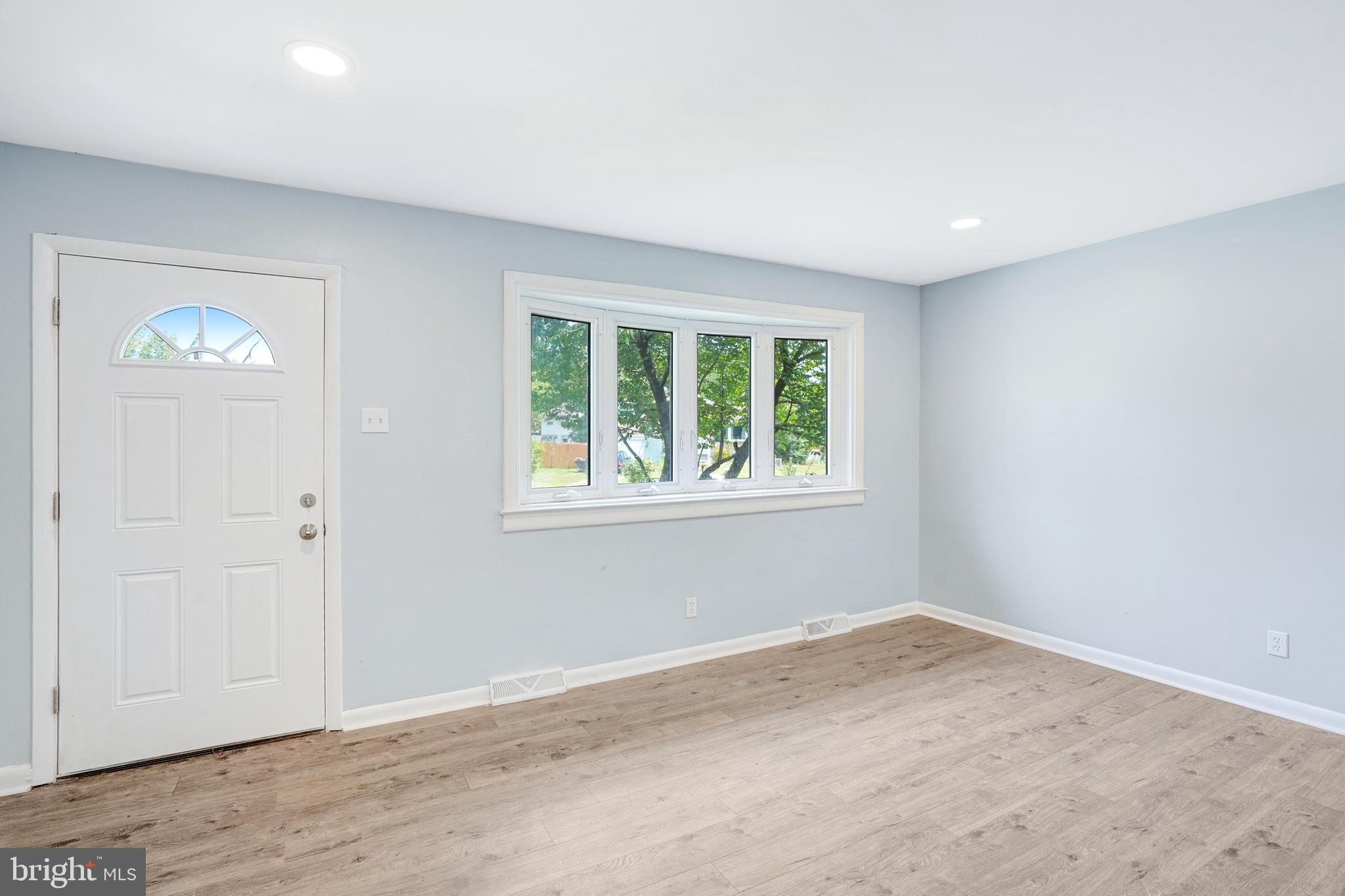 216 Aman Avenue Clementon, NJ 08021 - Photo 6 of 38