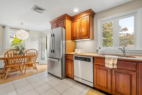 $5,350 | 41 Rublee Street, Unit 1, Arlington, MA 02476
