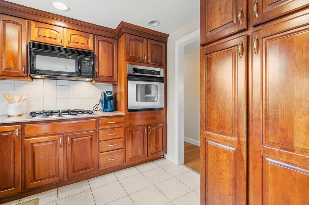 41 Rublee Street, Unit 1 Arlington, MA 02476 - Photo 10 of 31