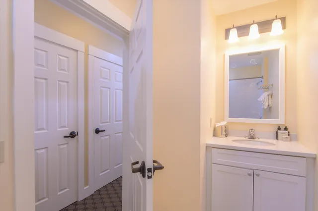 $75,000 | 371-373 Qtr I I I Jackson Gore Inn, Ludlow, VT 05149