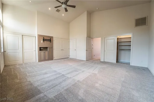 $4,000 | 980 Vegas Valley Drive, Las Vegas, NV 89109