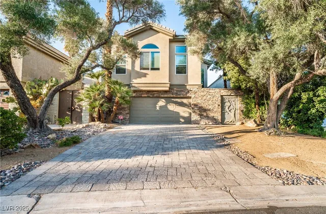 $4,000 | 980 Vegas Valley Drive, Las Vegas, NV 89109