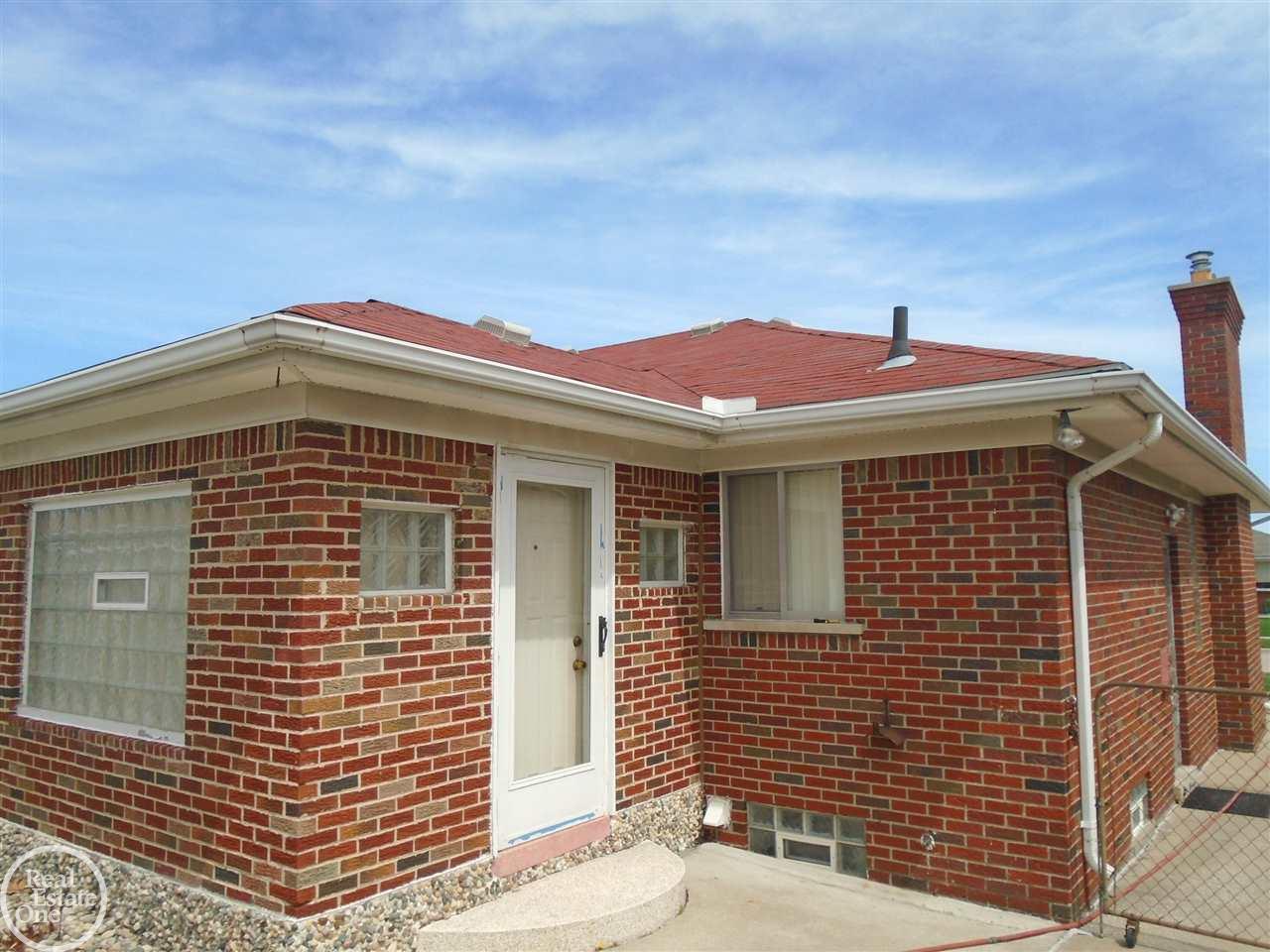 24921 Roxana Avenue Eastpointe, MI 48021 - Photo 4 of 29