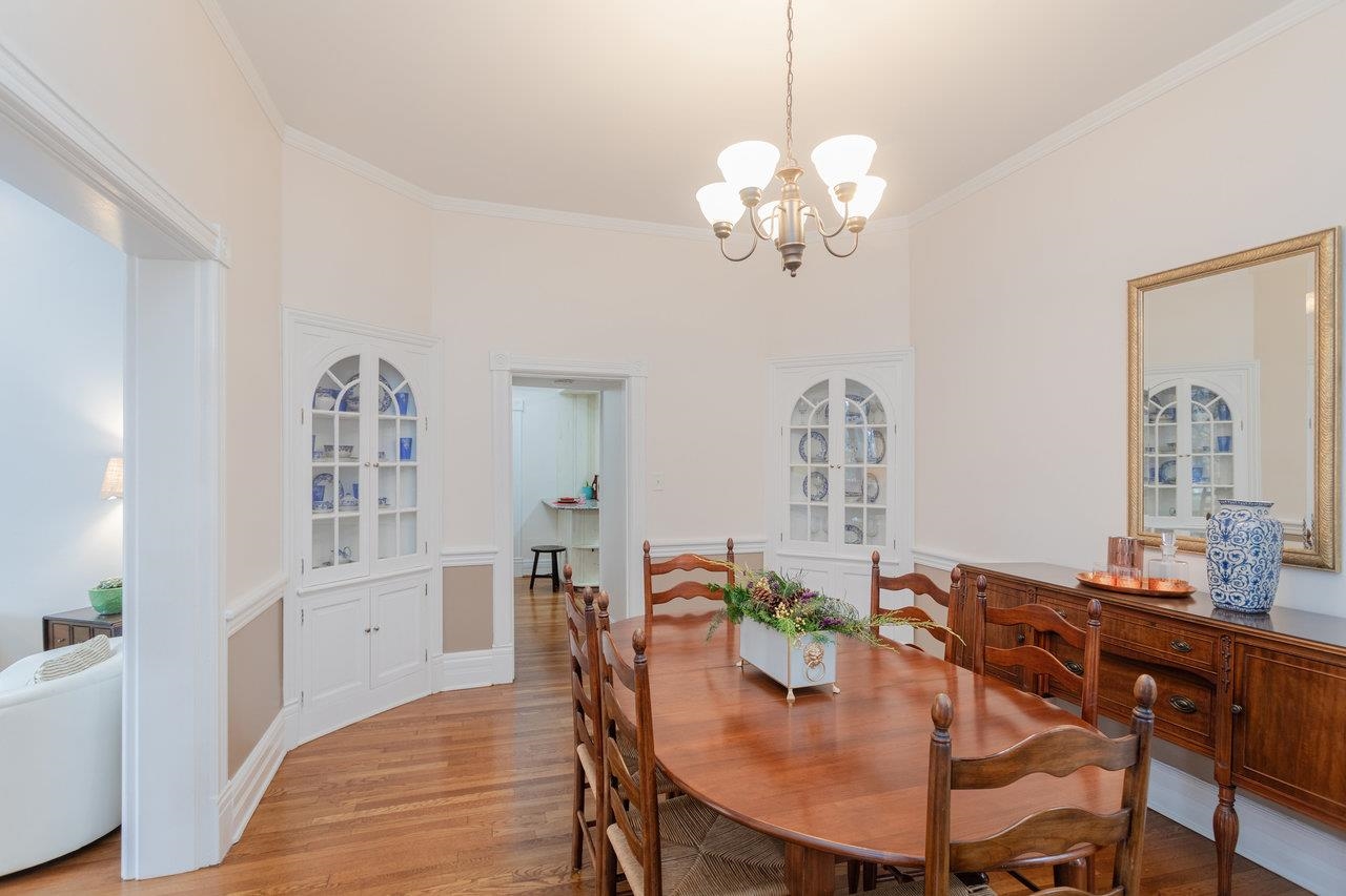 321 Franklin Street Harrisonburg, VA 22801 - Photo 14 of 54 a view of a dining room with furniture