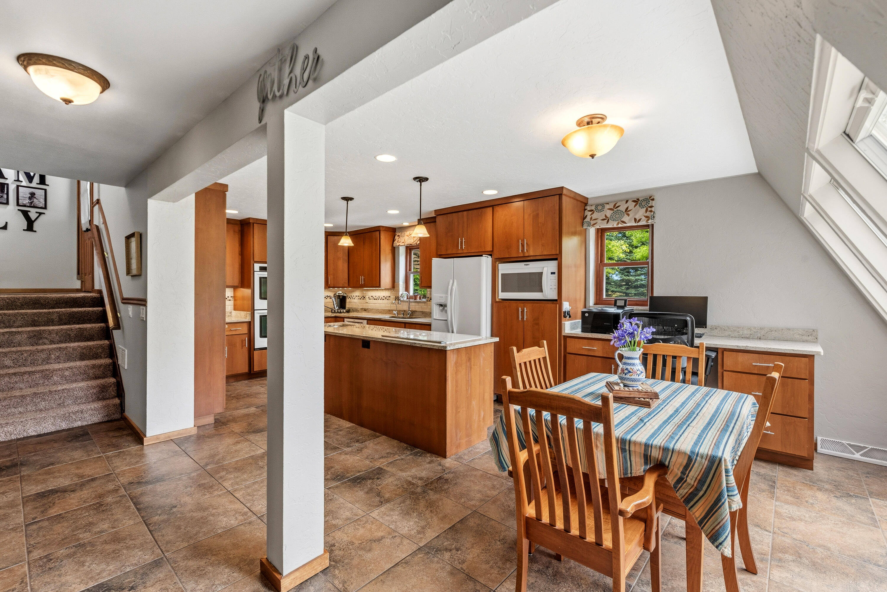 2953 Kettle Moraine Road Hartford, WI 53027 - Photo 19 of 58 Dining Area & Kitchen