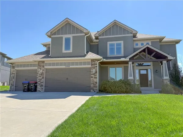 $589,000 | 12706 Laci Circle, Lee's Summit, MO 64086