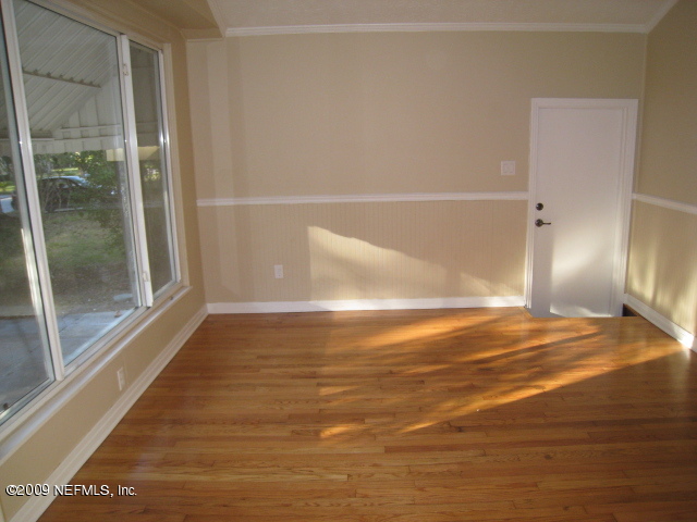 1759 Mayfair Road Jacksonville, FL 32207 - Photo 4 of 17 a view of room and window