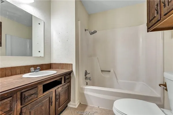 $3,750 | 807 Holleman Drive, College Station, TX 77840