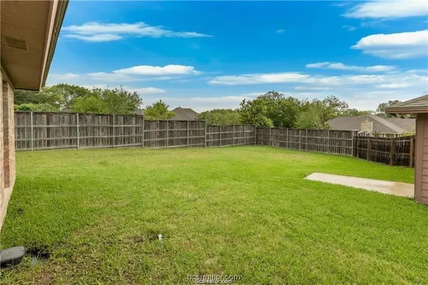 $3,750 | 807 Holleman Drive, College Station, TX 77840