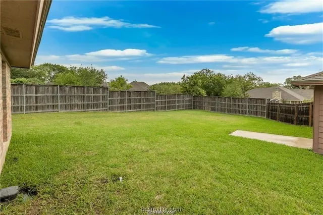 $3,750 | 807 Holleman Drive, College Station, TX 77840