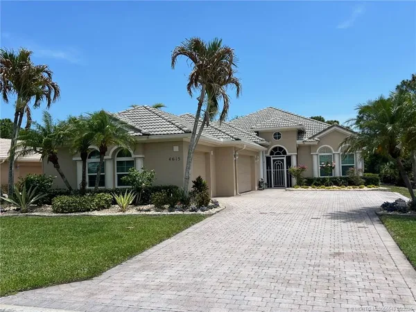 $749,900 | 4615 Northwest Wandering Oak Court, Jensen Beach, FL 34957