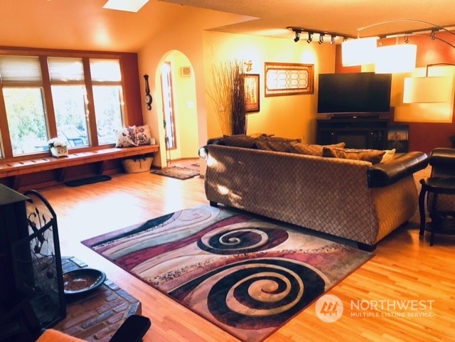 1922 Redmond Avenue Northeast Renton, WA 98056 - Photo 6 of 23 Gallery Image 6