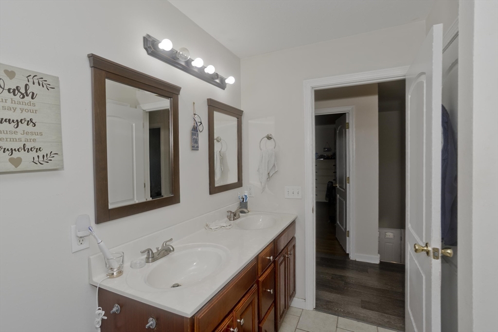 31 Acrebrook Road Springfield, MA 01129 - Photo 17 of 31
