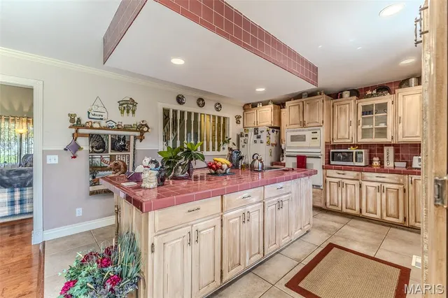 $359,900 | 31201 Osborn Drive, Lebanon, MO 65536