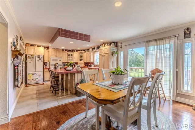 $359,900 | 31201 Osborn Drive, Lebanon, MO 65536