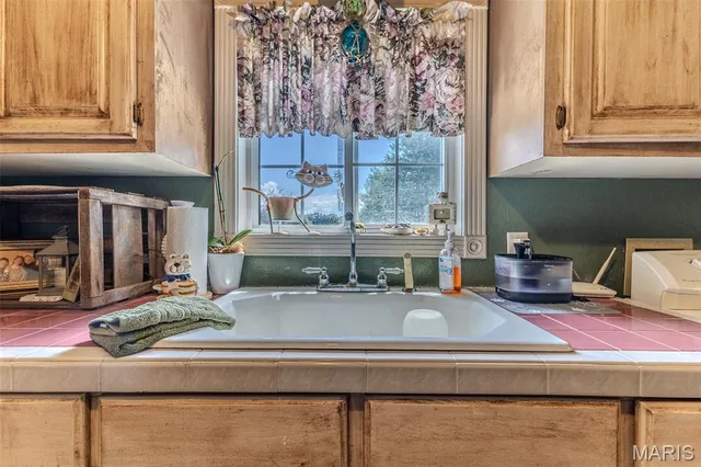 $359,900 | 31201 Osborn Drive, Lebanon, MO 65536