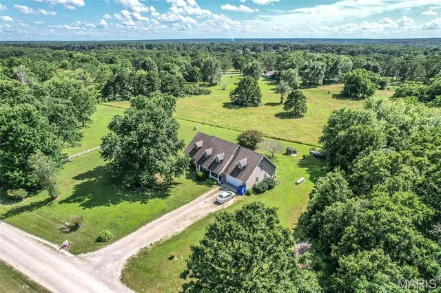 $359,900 | 31201 Osborn Drive, Lebanon, MO 65536