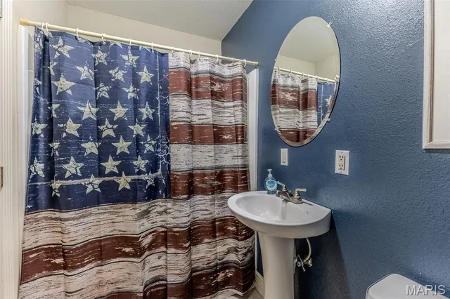 $359,900 | 31201 Osborn Drive, Lebanon, MO 65536