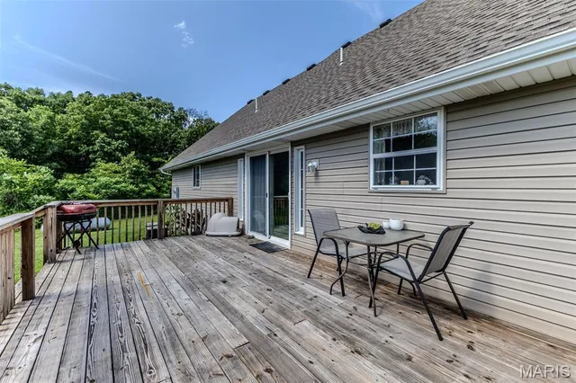 $359,900 | 31201 Osborn Drive, Lebanon, MO 65536