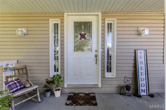 $359,900 | 31201 Osborn Drive, Lebanon, MO 65536