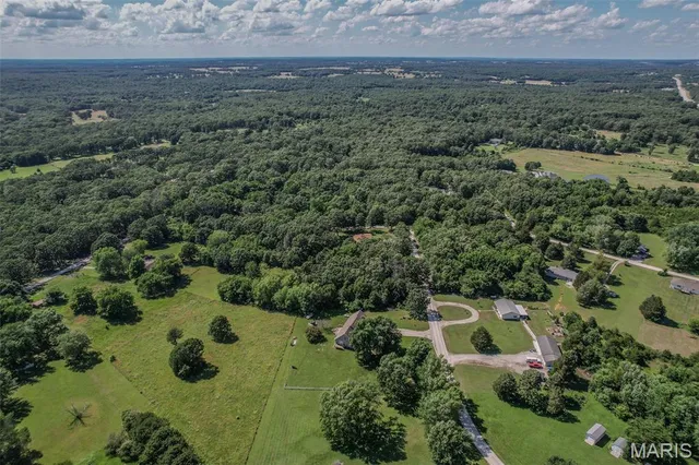 $359,900 | 31201 Osborn Drive, Lebanon, MO 65536