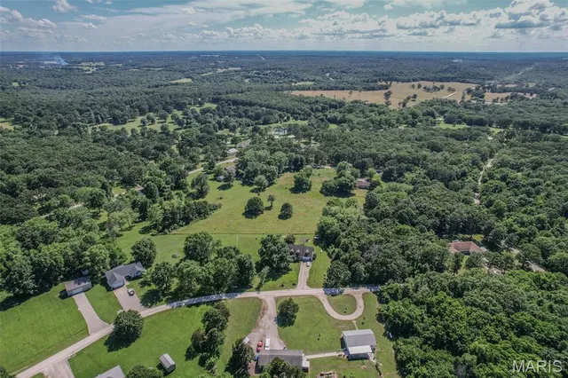 $359,900 | 31201 Osborn Drive, Lebanon, MO 65536