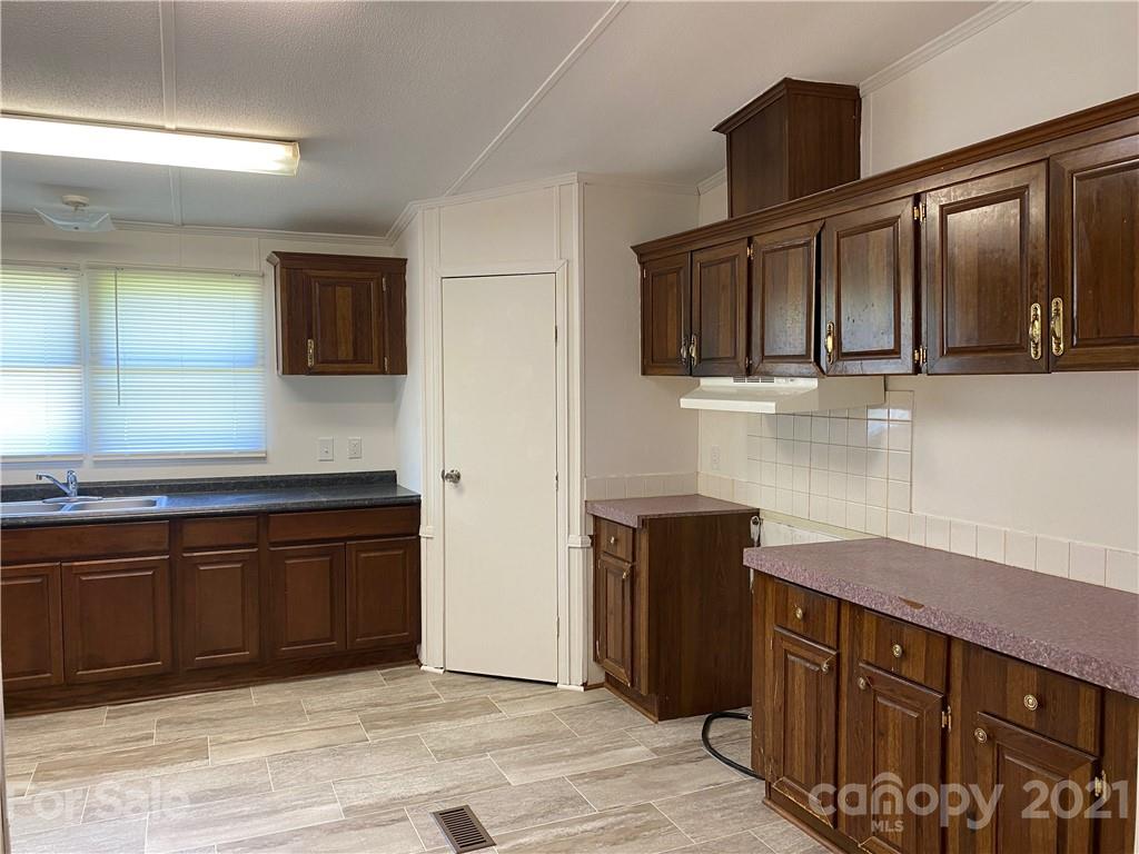 2946 Henderson Mill Road Morganton, NC 28655 - Photo 4 of 36 Gallery Image 4