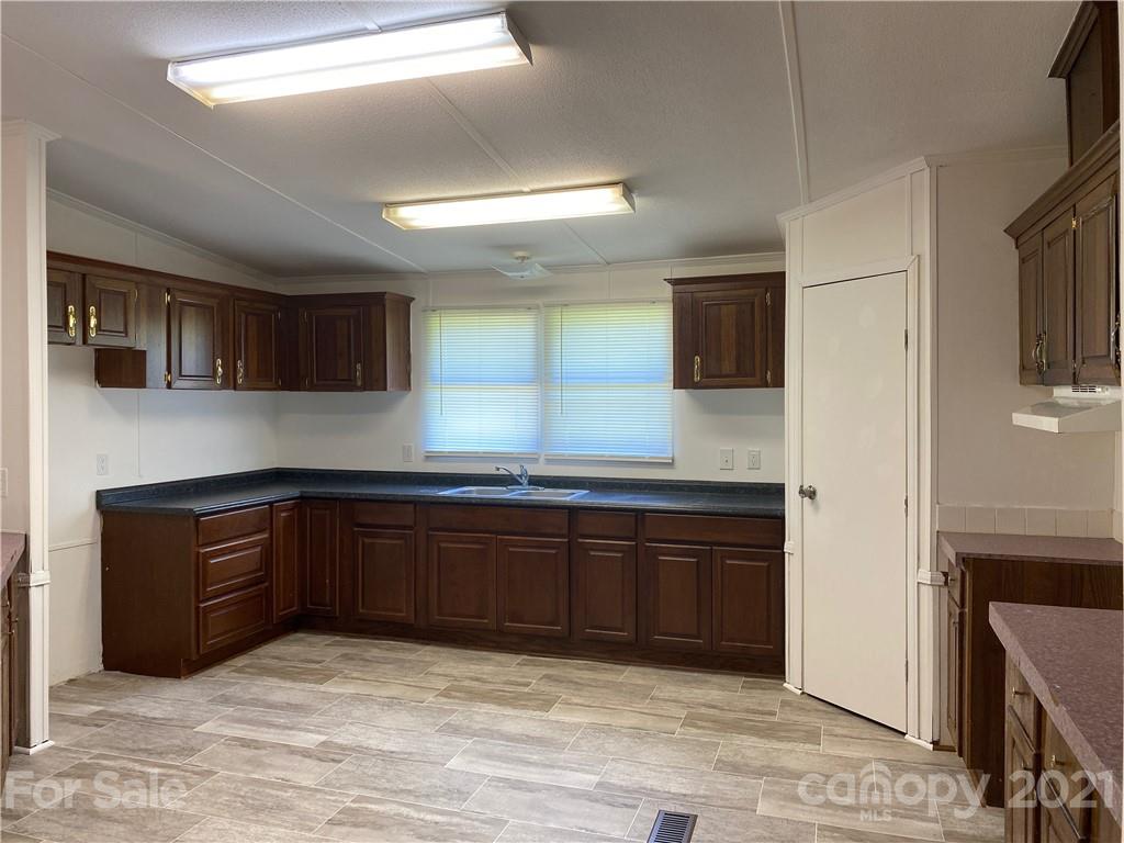 2946 Henderson Mill Road Morganton, NC 28655 - Photo 5 of 36 Gallery Image 5