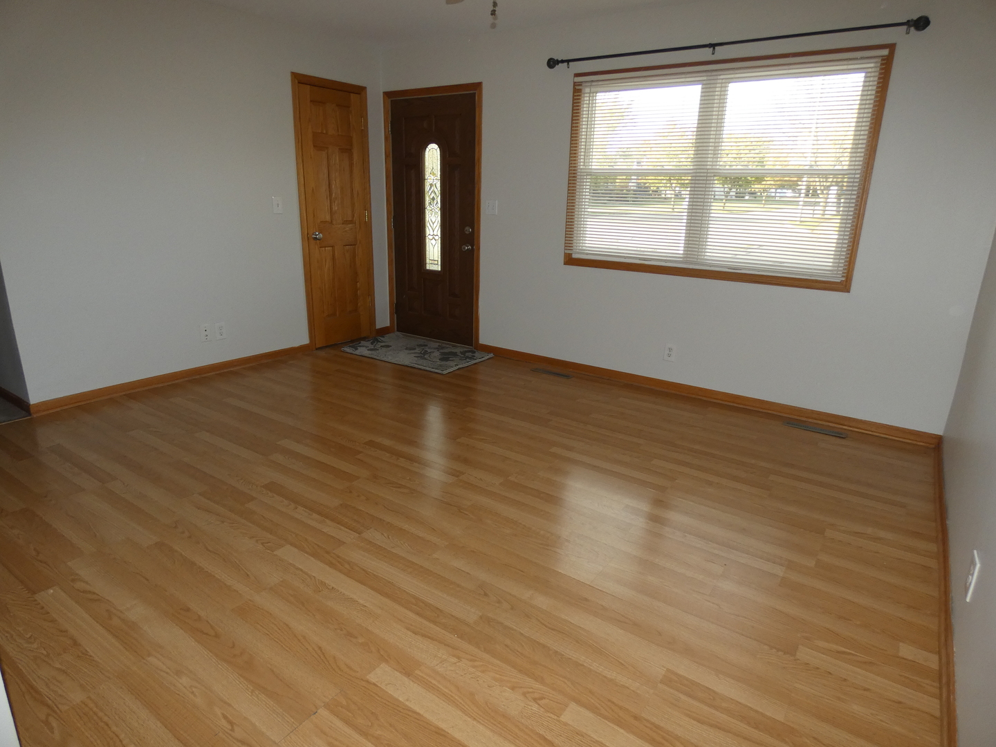 509 West Schaumburg Road Streamwood, IL 60107 - Photo 8 of 15