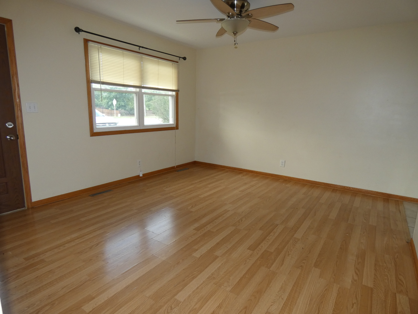 509 West Schaumburg Road Streamwood, IL 60107 - Photo 9 of 15