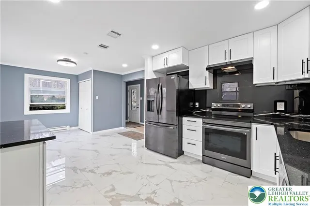 $2,700 | 1043 Erie Street, Allentown, PA 18103