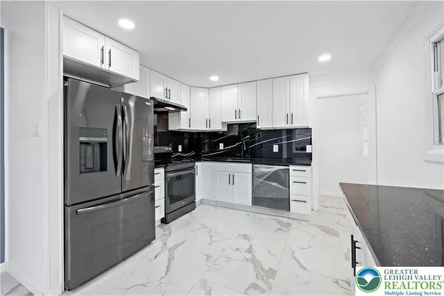 $2,700 | 1043 Erie Street, Allentown, PA 18103