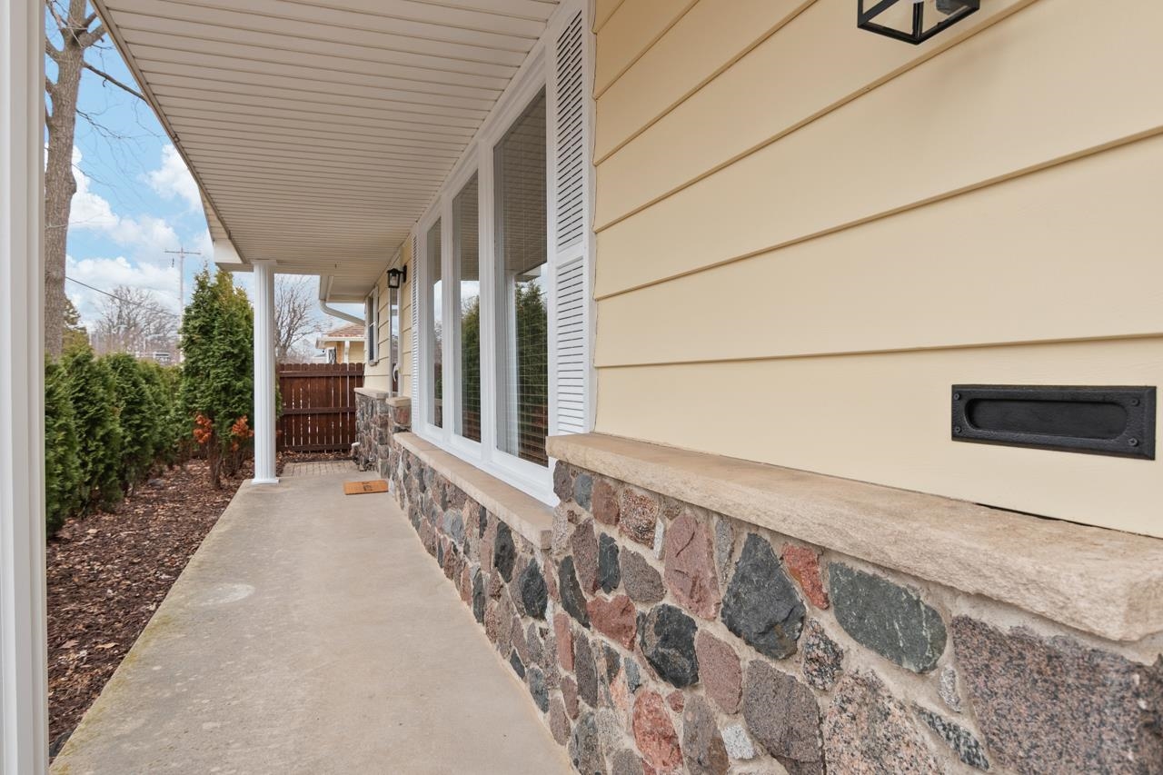 1443 East Calumet Street Appleton, WI 54915 - Photo 4 of 88