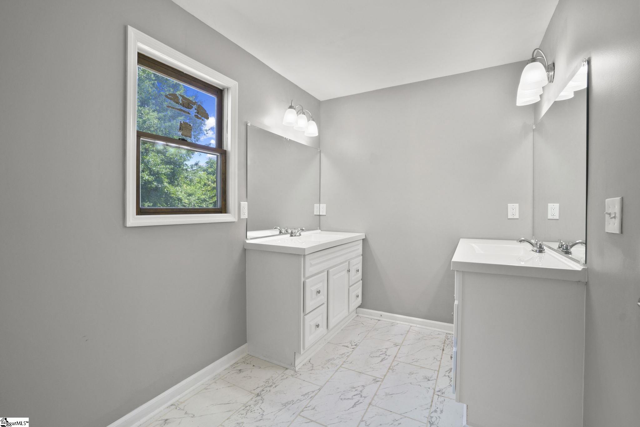 922 Carolina Circle Anderson, SC 29621 - Photo 23 of 36