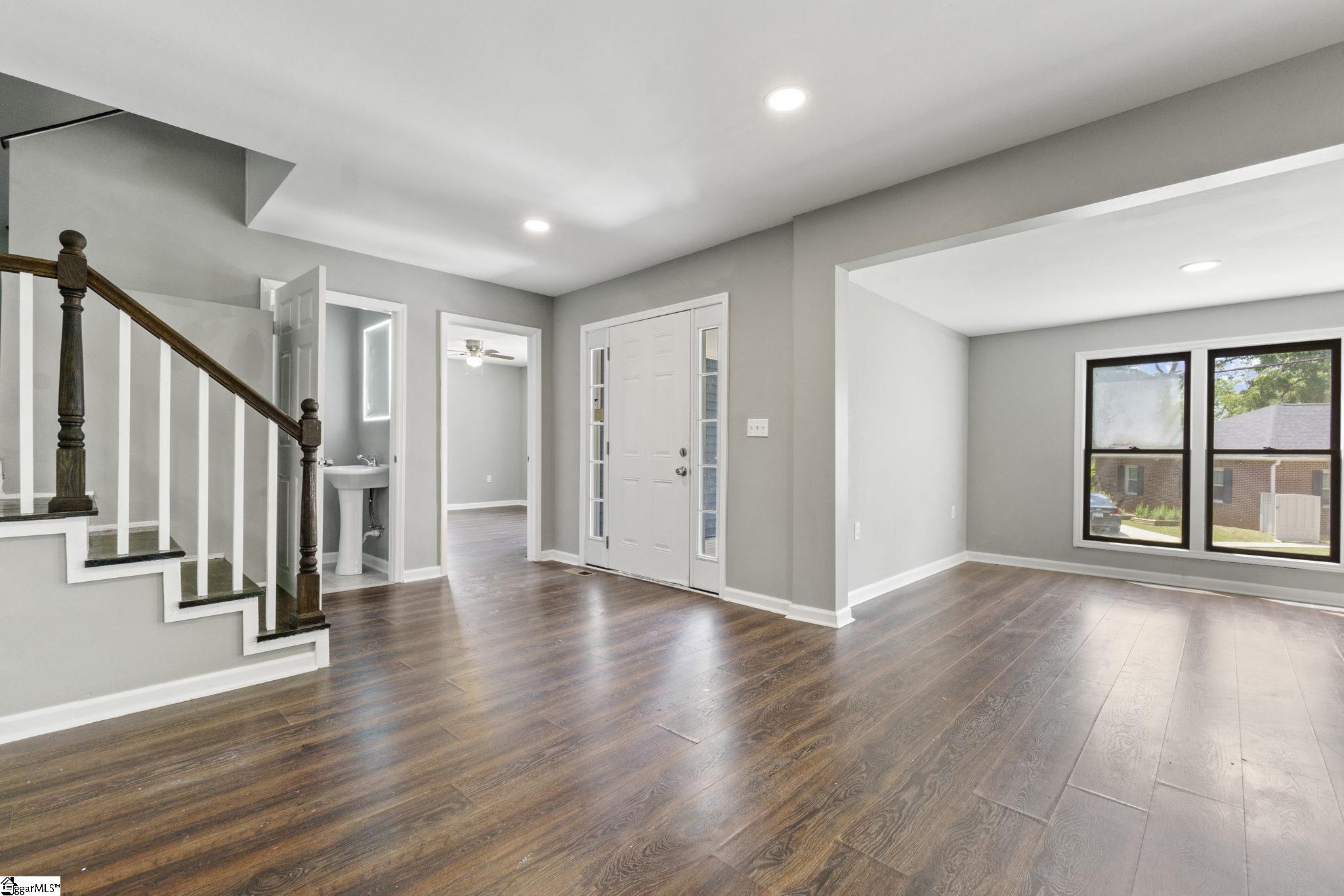 922 Carolina Circle Anderson, SC 29621 - Photo 3 of 36